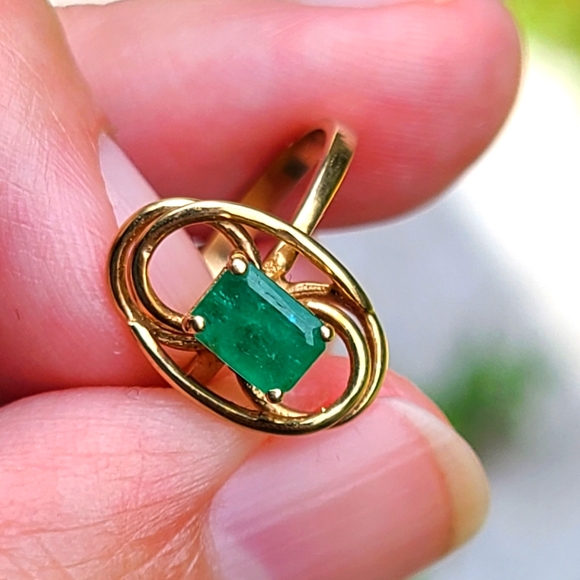 Jewelry - Emeral cut emerald ring 10kt gold
